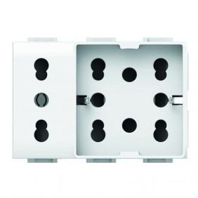 Universal electrical outlet 10/16A 3 modules...